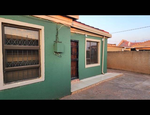 3 BEDROOM HOUSE FOR SALE IN BRAM FISCHERVILLE
